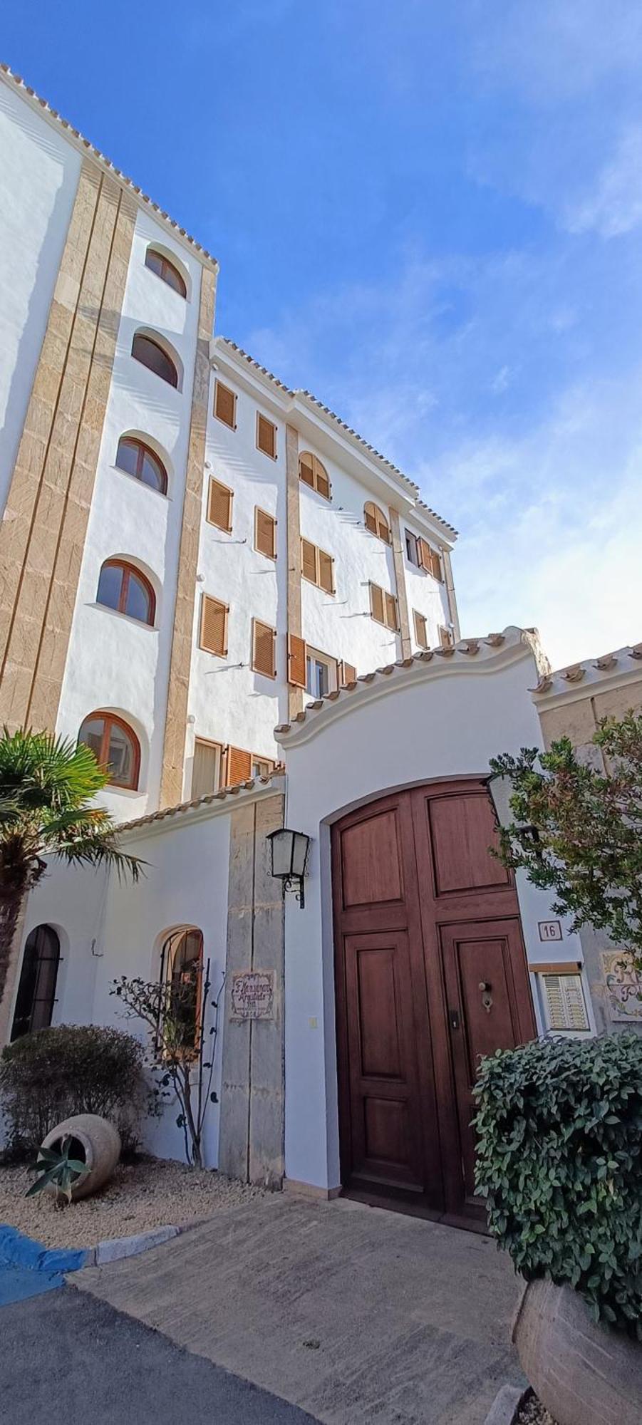 Wind Rose Study Apartment